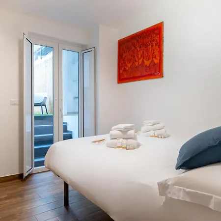 شقة New Modern 2 Bedroom Near Policlinico باري