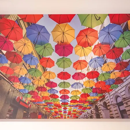 New Modern 2 Bedroom Near Policlinico Апартаменти