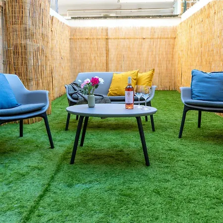 New Modern 2 Bedroom Near Policlinico *