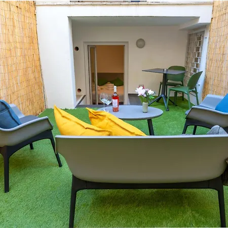 New Modern 2 Bedroom Near Policlinico * Барі