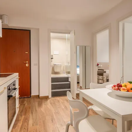New Modern 2 Bedroom Near Policlinico Апартаменти