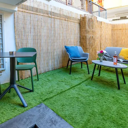 New Modern 2 Bedroom Near Policlinico Апартаменти Барі