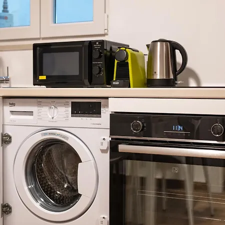 Apartment New Modern 2 Bedroom Near Policlinico *